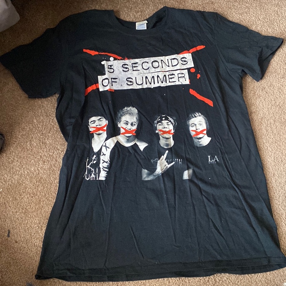 Set of 2 5 Seconds of Summer tour t-shirts